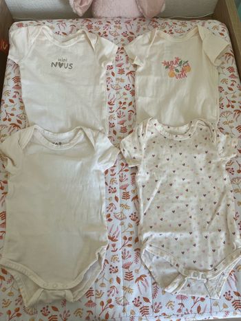 Lot de 4 bodies bébé Tape à l’Oeil taille 3 mois - 59 cm