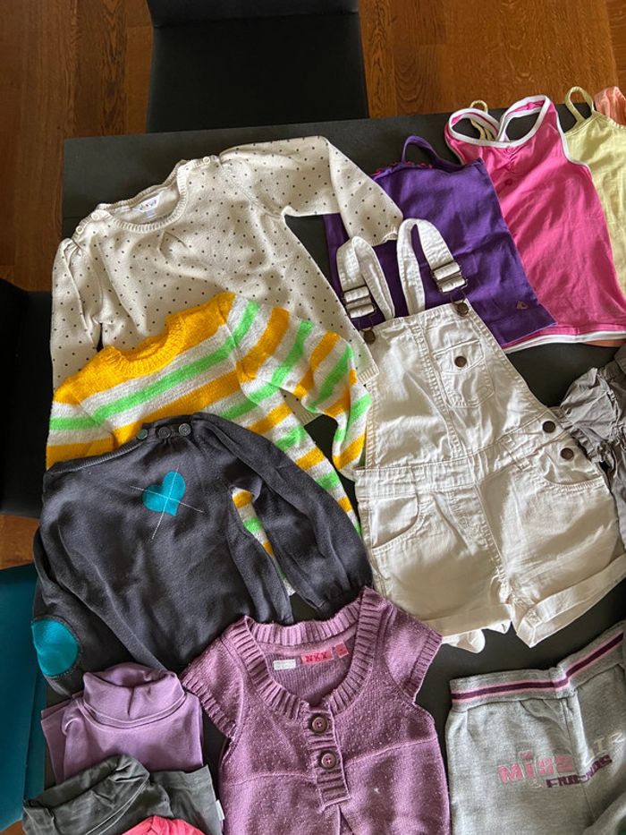 Lot de vêtements fille 4 ans - photo numéro 3