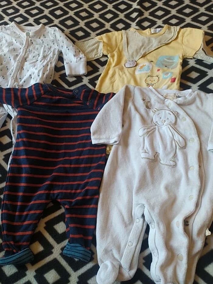 Lot de vêtements - photo numéro 3