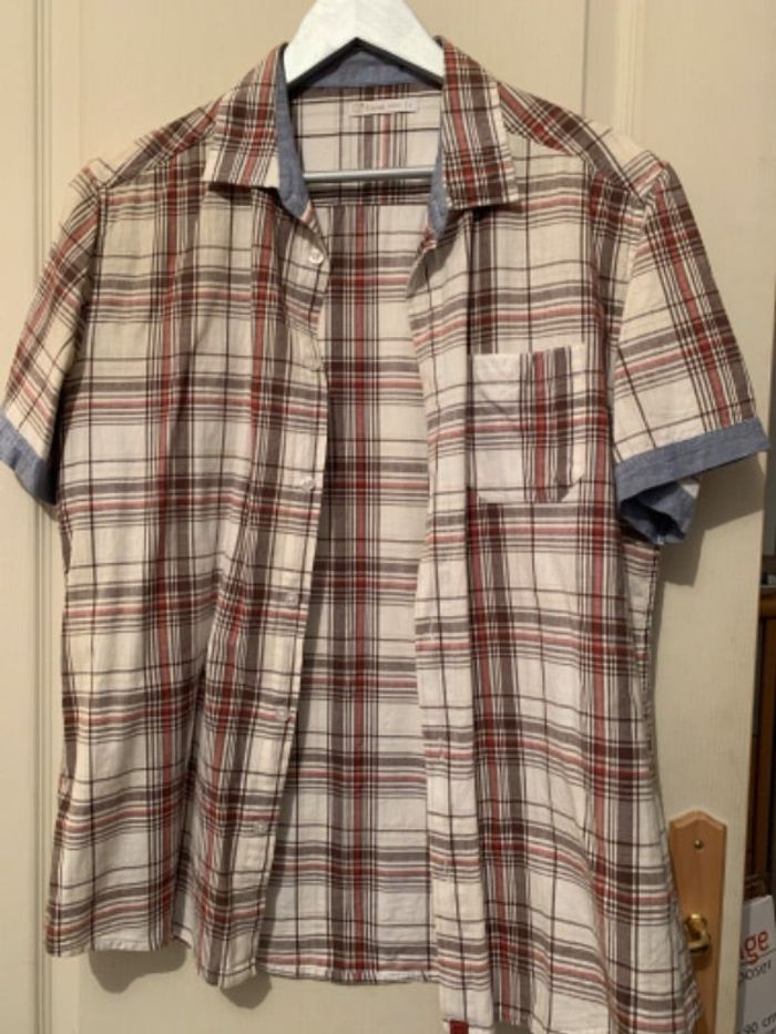 Chemise à carreaux