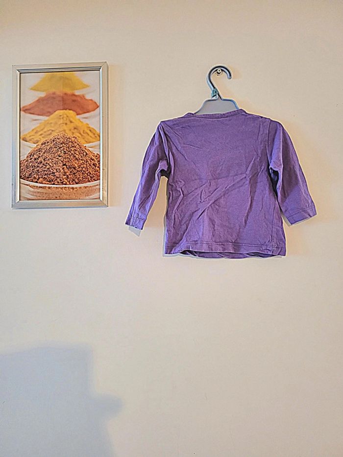 T shirt violet léger kiabi taille 6 mois - photo numéro 4