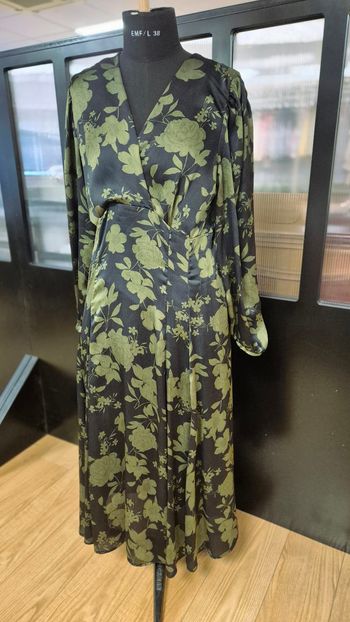 Robe mi-longue Mango