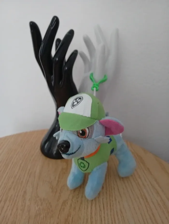 Petite peluche rocky pat patrouille peluche chien