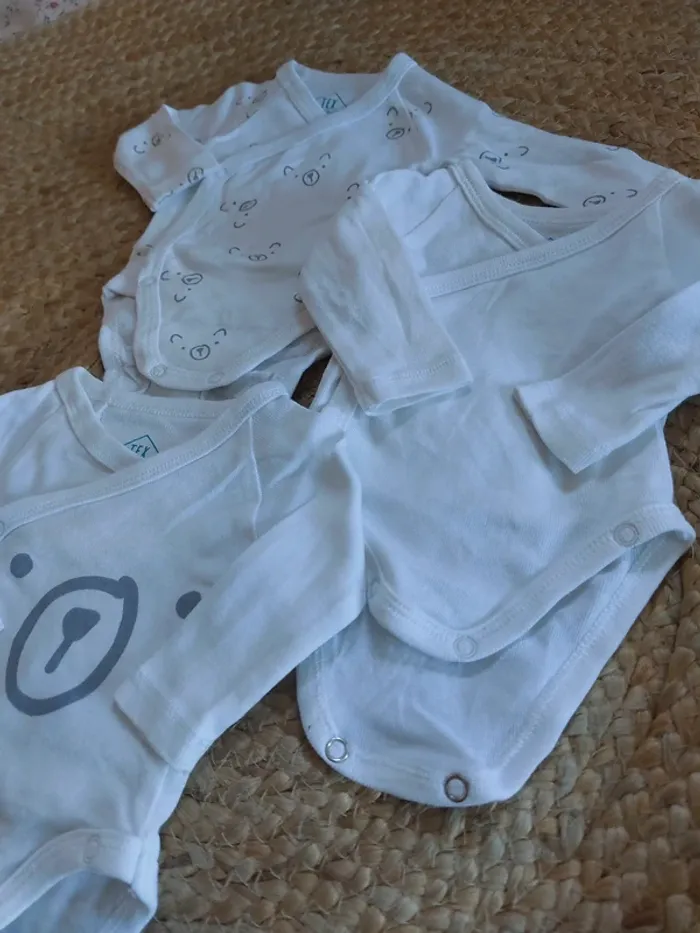 Lot bodies mixtes 0 mois - photo numéro 2