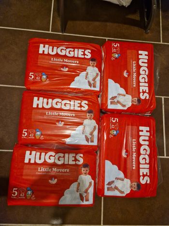 Couches Huggies taille 5 pants lot de 5 paquets