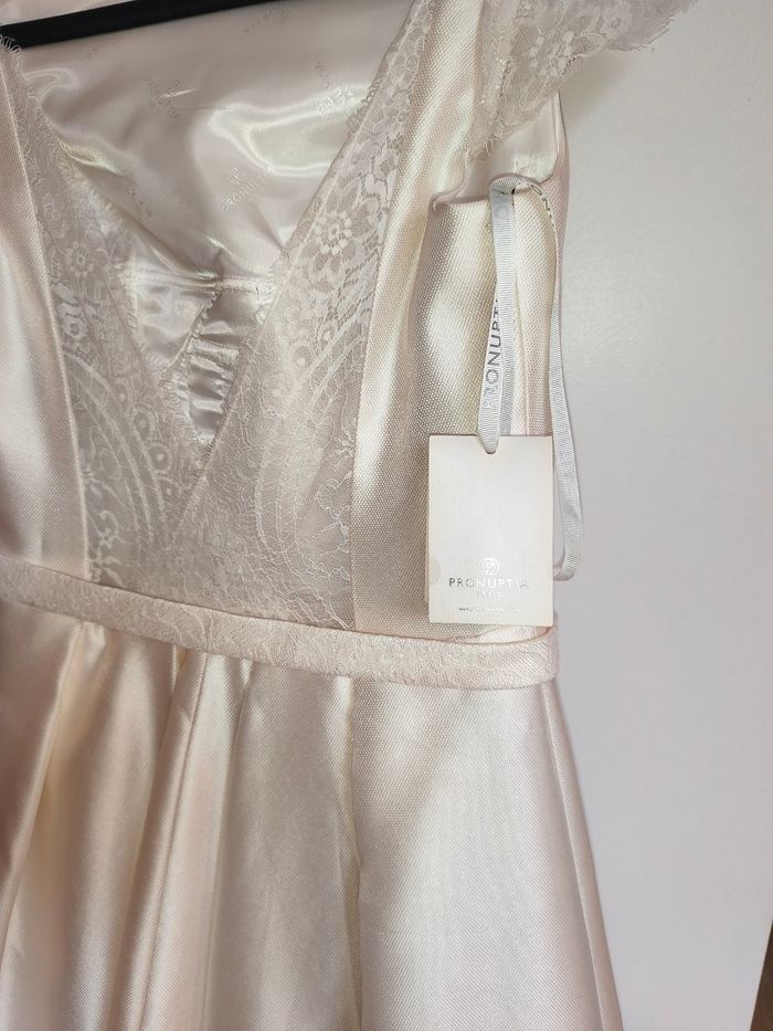 Robe de mariée Pronuptia neuve - photo numéro 9