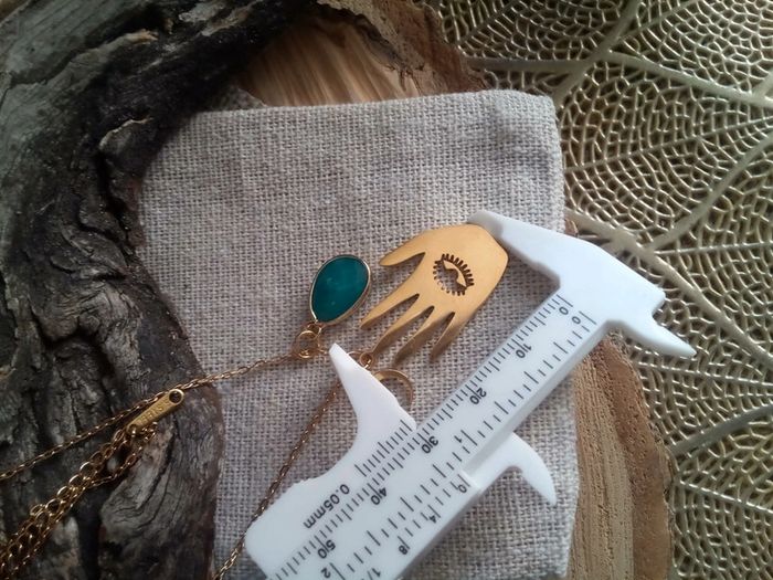 Collier amulette grigri main oeil lune et pierre naturelle d'apatite sertie - photo numéro 3