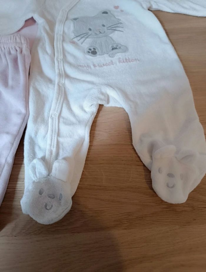Lot de 2 pyjamas fille 1 mois - photo numéro 3