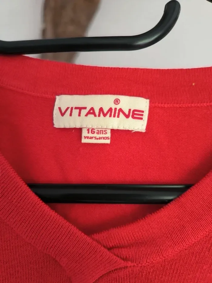 Pull rouge col V - photo numéro 2