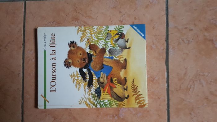 Livre " L'Ourson à la flûte " de Gerda Muller