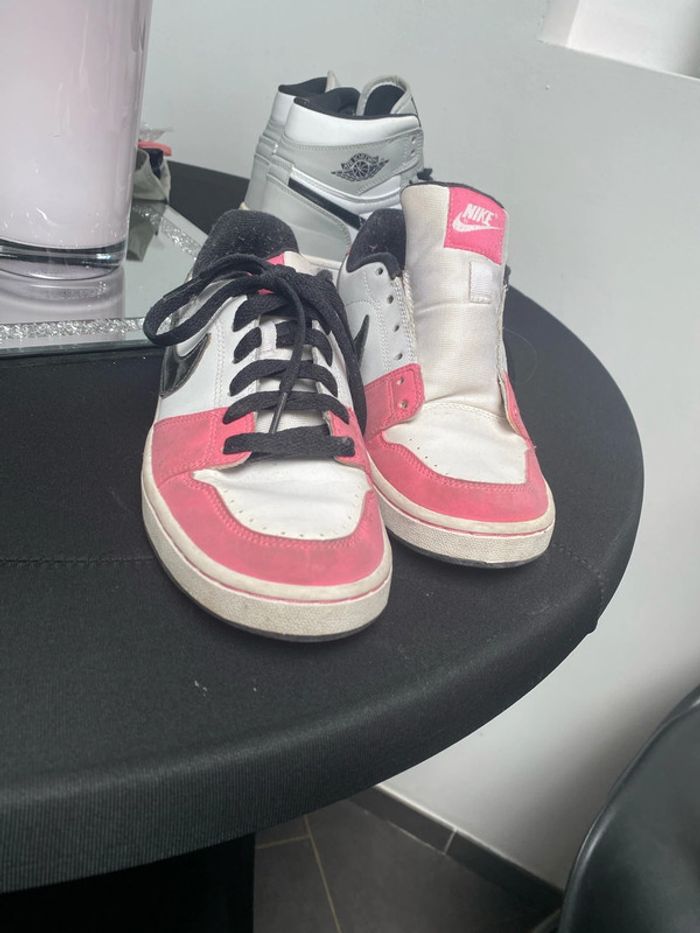 Basket noir blanc rose Nike - photo numéro 4