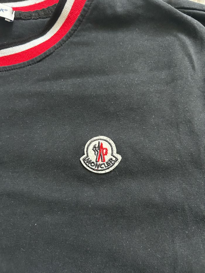 Polo moncler noir Taille S - photo numéro 2
