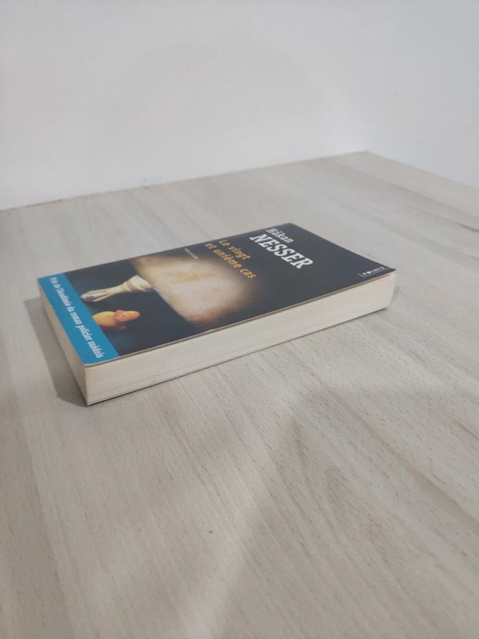 Livre poche le vingt et unième cas 21 ème Nesser prix roman policier suédois - photo numéro 3