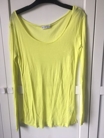 Tee shirt jaune flou