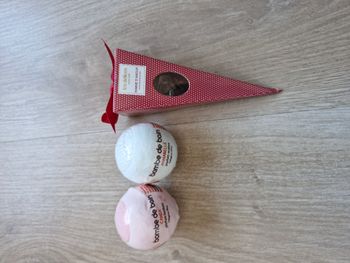 Lot de bombes et perles pour le bain