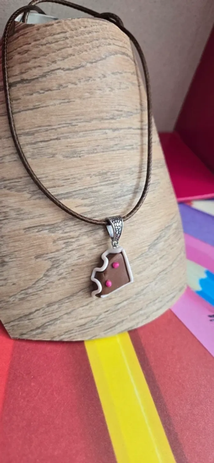 Collier part de gâteau fimo neuf - photo numéro 3