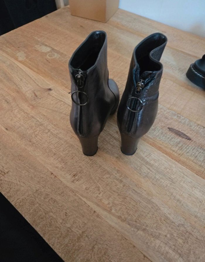 Bottines cuir Minelli pointure 35 portées 2 3 fois - photo numéro 3