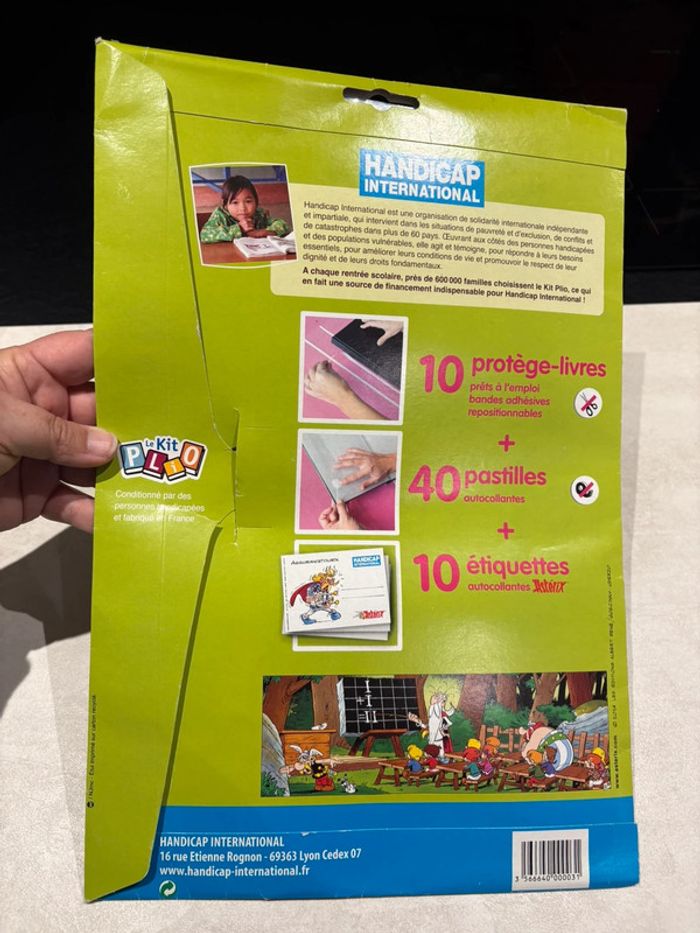 Paquet neuf de 10 protèges livres - photo numéro 2