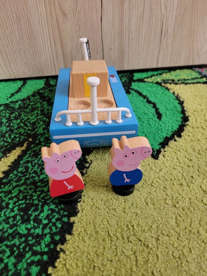 PEPPA PIG LE BATEAU EN BOIS AVEC ROUES AVEC GEORGES ET SA SOEUR PEPPA PIG - photo numéro 4