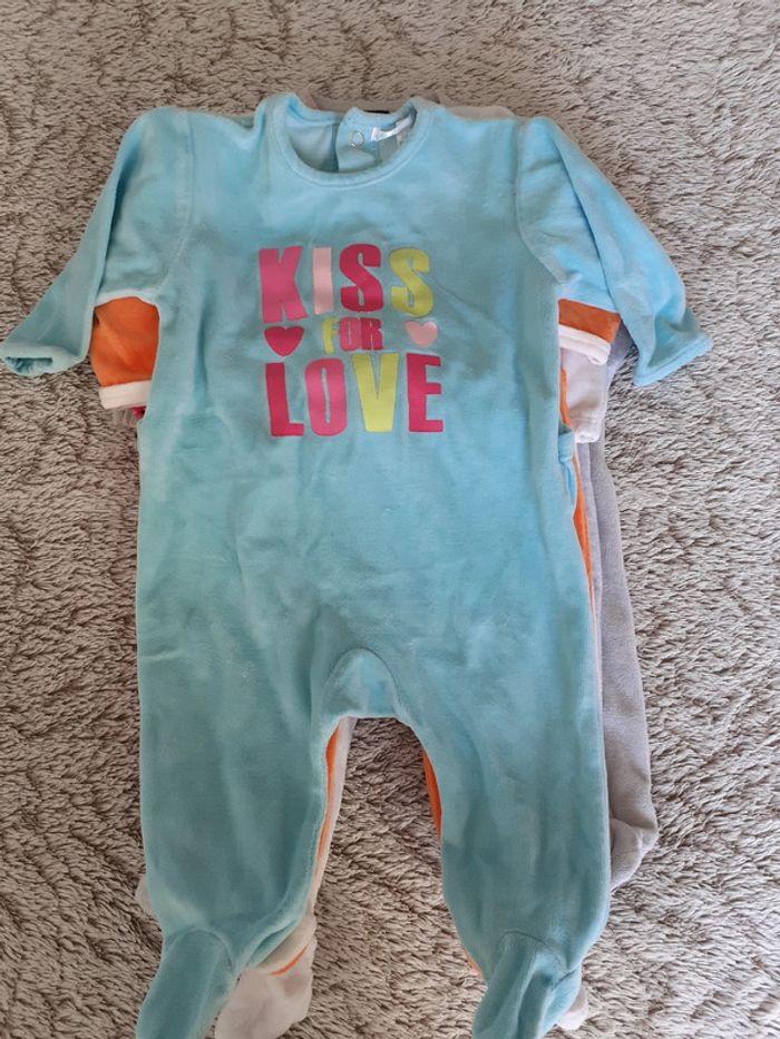 Lot de 5 pyjamas velours 6 mois - photo numéro 2