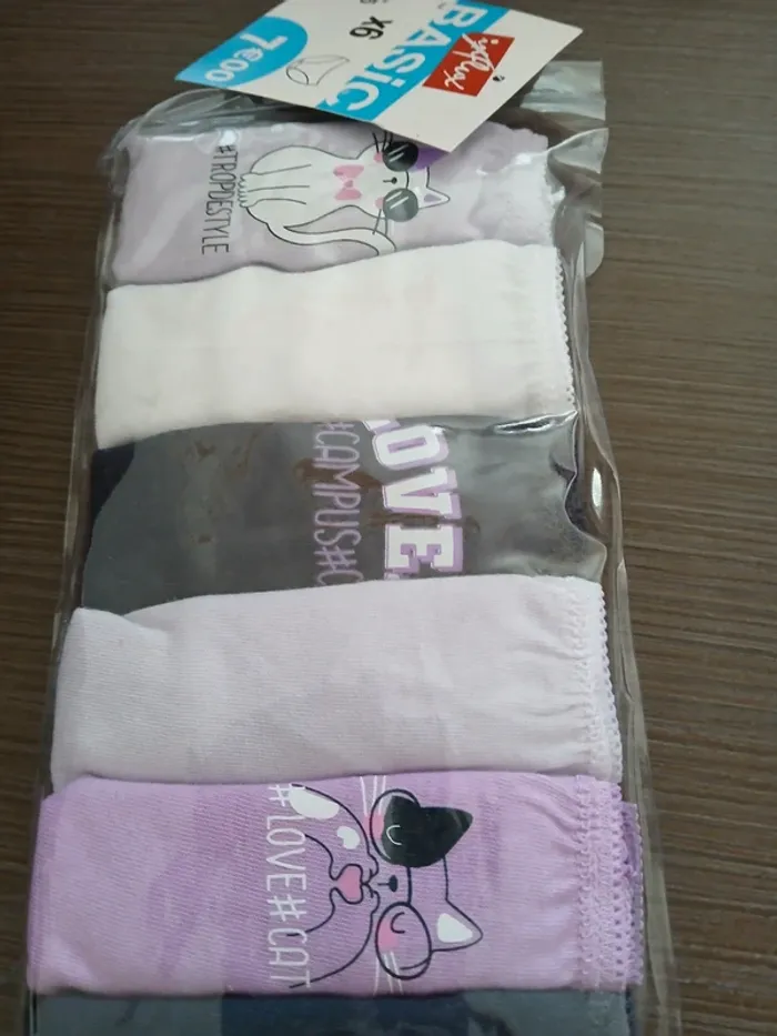 Lot de 6 culottes fille en coton 4/5 ans - photo numéro 2
