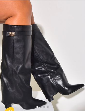 Bottes neuves  à rabat