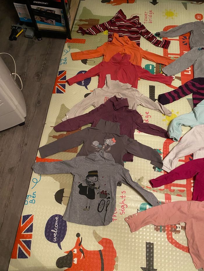 Lot 23 pulls/sous pull/gilets taille 3 ans - photo numéro 2