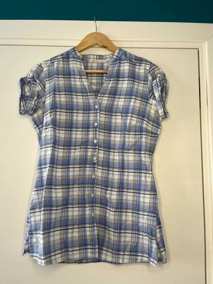 🔹 Chemise à carreaux bleu et blanc – Gémo 🔹