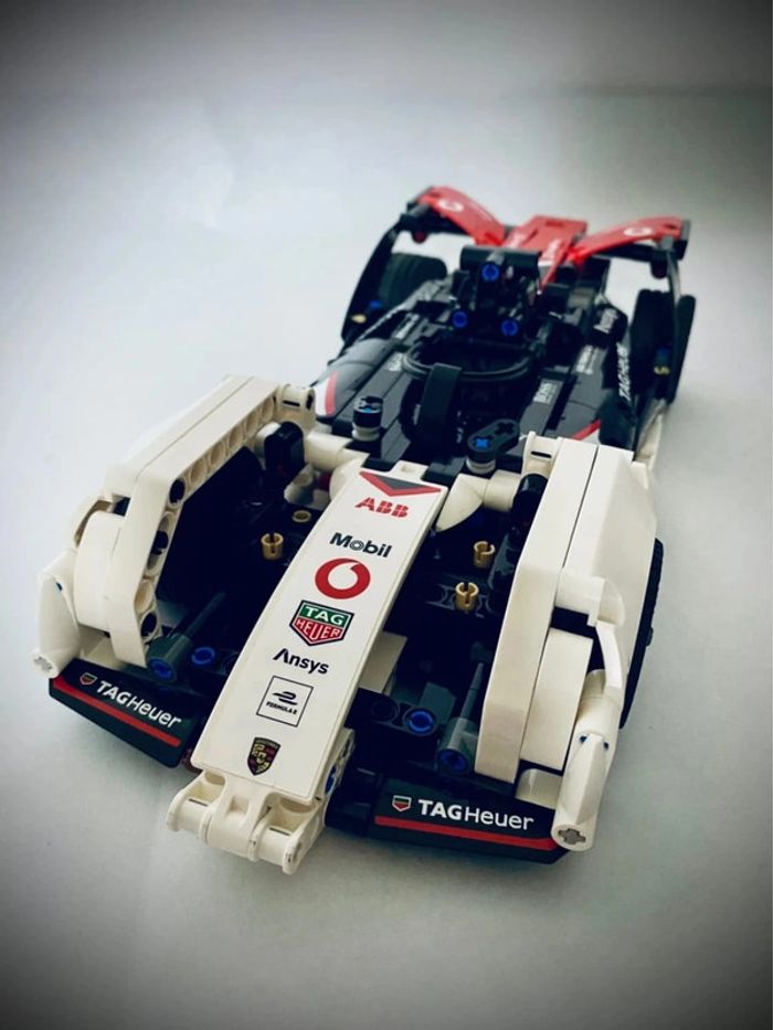 LEGO Techinc 42137 - Formula E Porsche 99X Electric - Complet avec notice - photo numéro 2