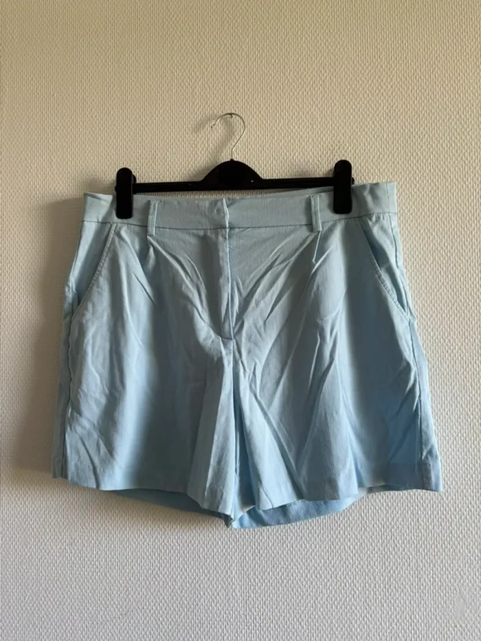 Short bleu ciel - taille 44