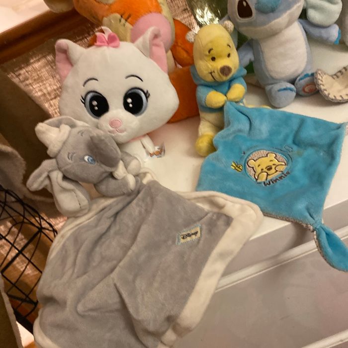 Grand lot peluches et doudous Disney - photo numéro 2