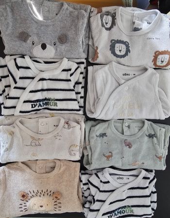 Lots de 8 pyjamas epais taille 1 mois