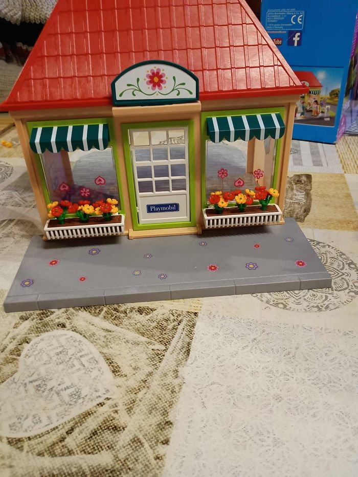 Fleuriste playmobil avec boîte - photo numéro 3