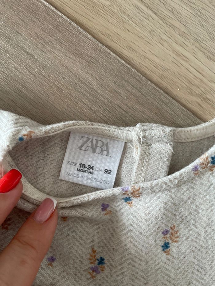 Robe Zara comme neuve 2 ans - photo numéro 5