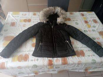 Manteau imperméable noir avec capuche Only taille XS 5€