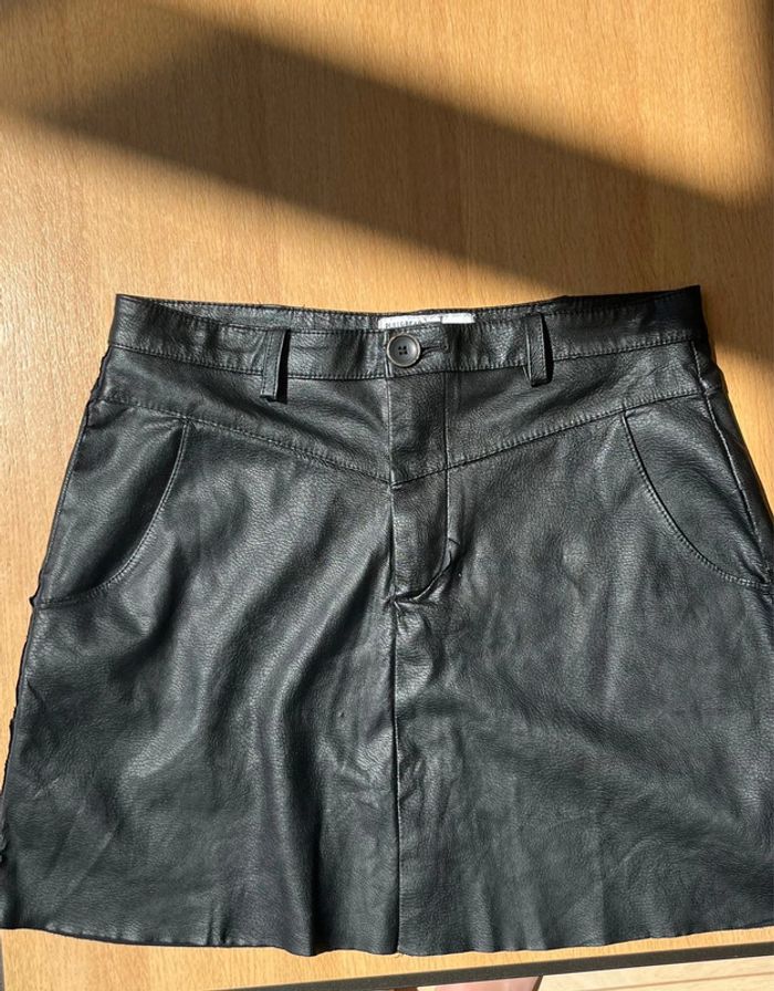 Mini jupe simili cuir Pull & Bear - photo numéro 11