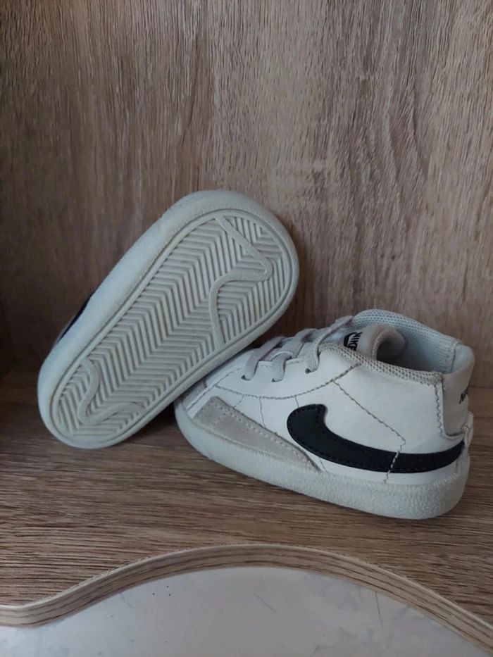 Basket nike bébé pointure 18.5 - photo numéro 5