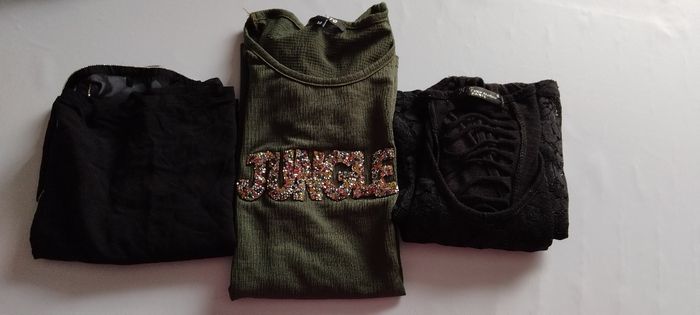 LOT DE 7 TEE-SHIRT taille S/M tbe - photo numéro 2