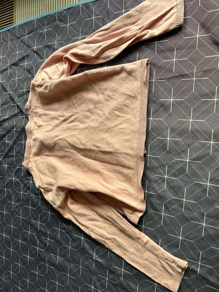 Gilet rose à bouton 6/7ans - photo numéro 3