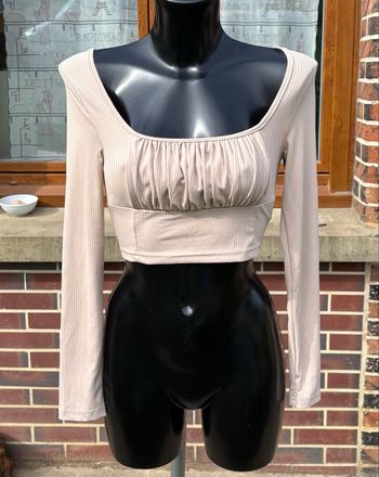 🥯 Top court à col carré ruché beige – T36 