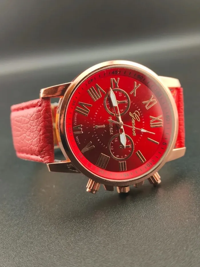 Montre rouge vif, style classique vintage - photo numéro 2