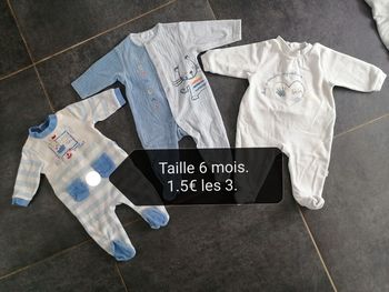 Pyjamas bébé.