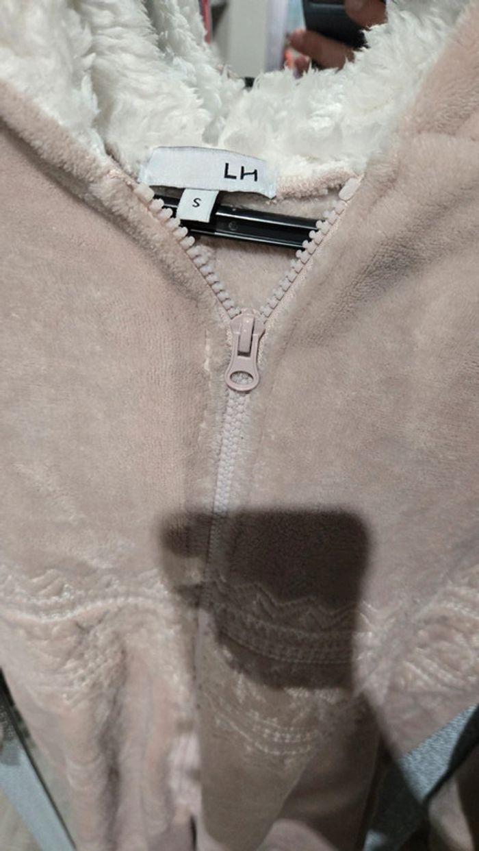 Combinaison pyjama taille S - photo numéro 2