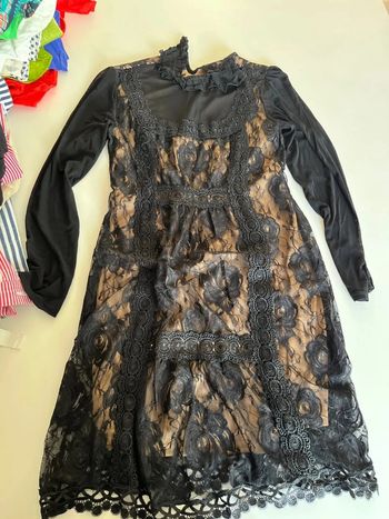 Robe noire et beige