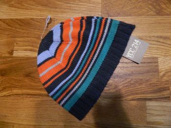 Bonnet neuf T 51 cm "YCC"