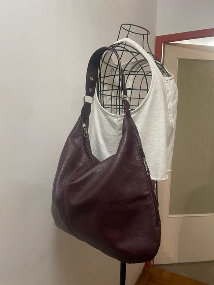 Valeur en boutique 34€ Grand Sac Fourre- Tout violet. Sac à Main violet très Élégant et raffiné - photo numéro 2