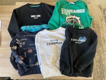 Lot de pull 5 ans- 5 pièces