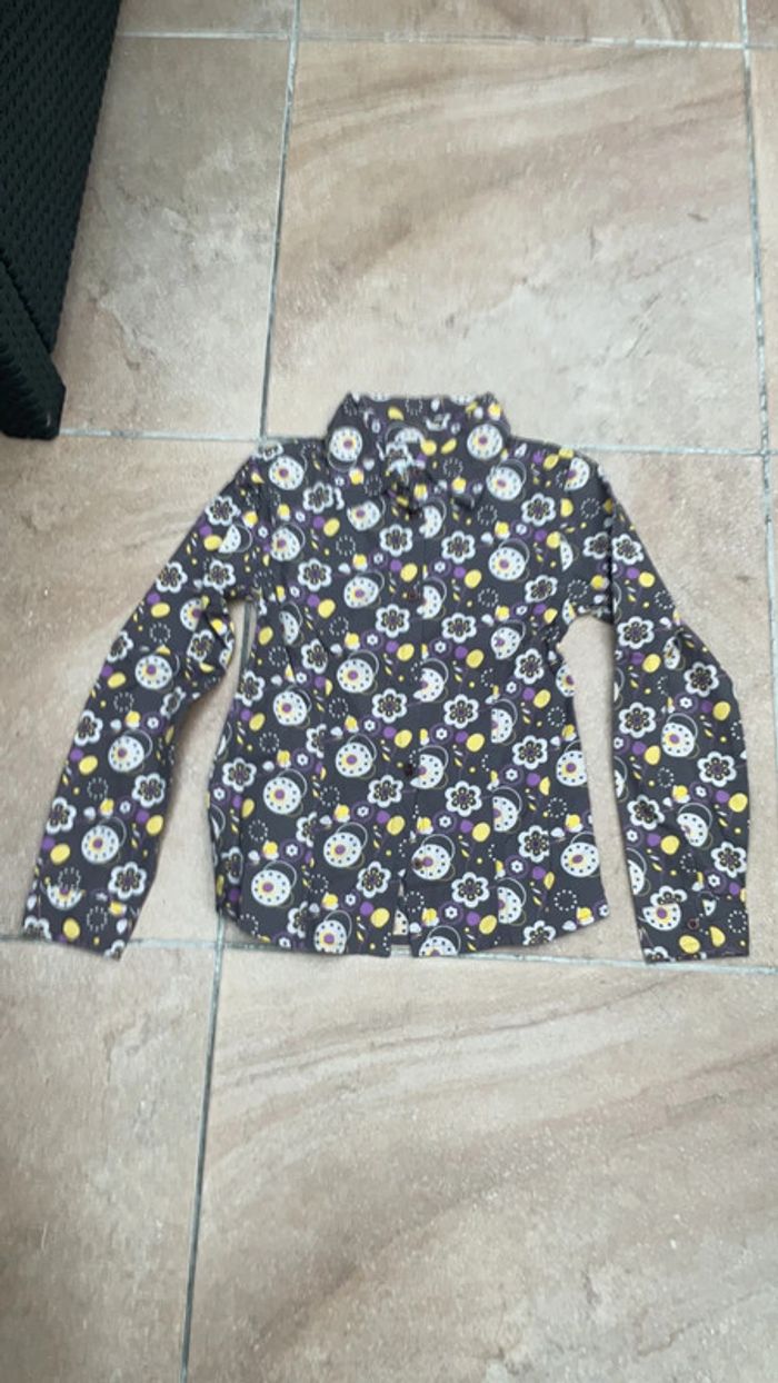 T-shirt + chemise kaki imprimé jaune/mauve 10 ans neuf (n°22) - photo numéro 3