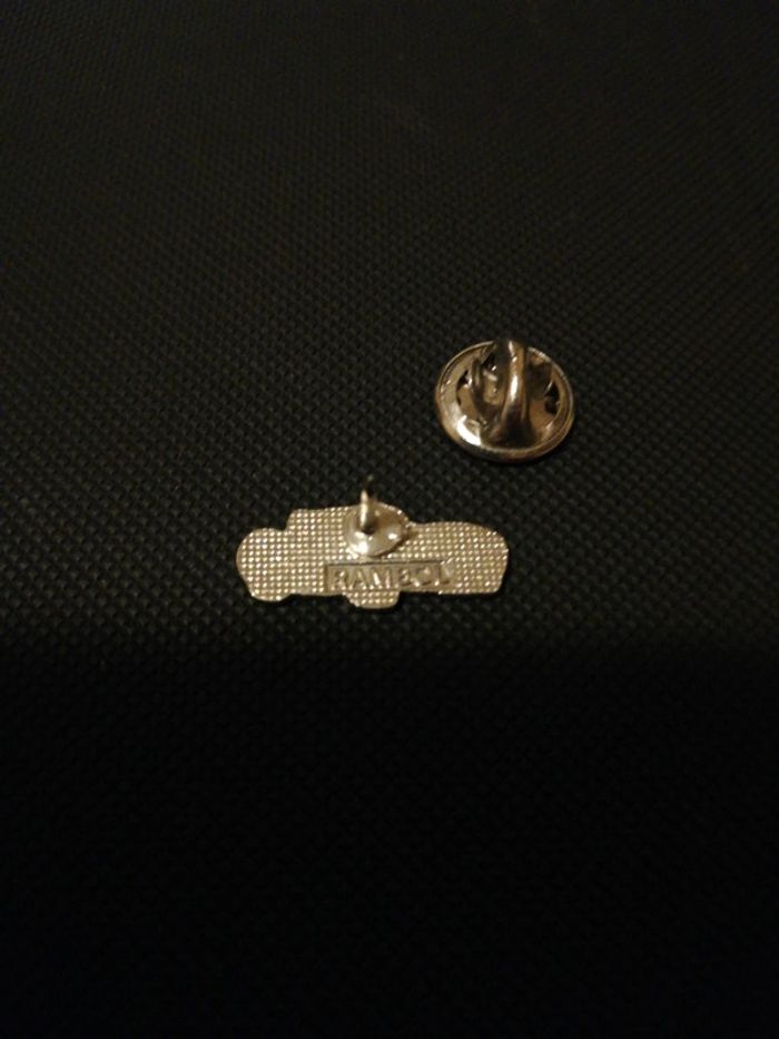Micro Pin's AC Cobra signé Rambol - photo numéro 2