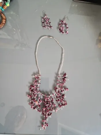 Parure bijoux fantaisie boucles d'oreilles et collier